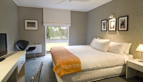 Hume King Room