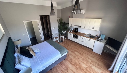 Kitchenette Suite 