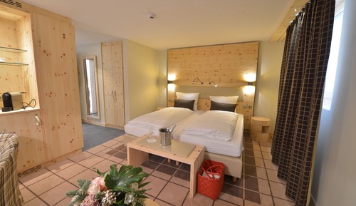 Family Room, 2 Bedrooms, Balcony, Mountain View