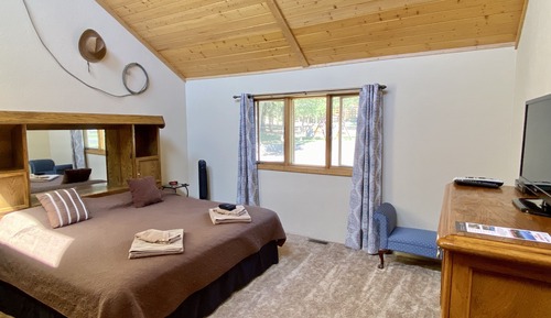 Room ( Morgan )