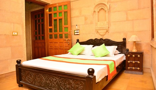 Standard Room, 1 Queen Bed