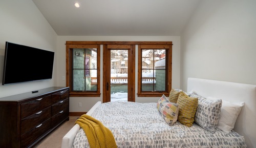 Luxury House, 5 Bedrooms, Non Smoking, Mountain View