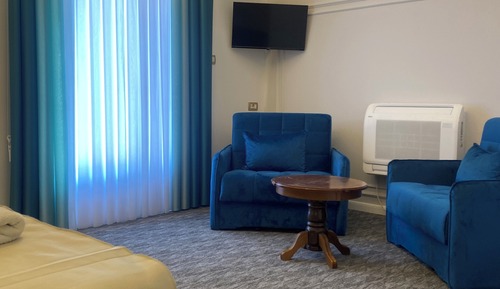 Economy Room