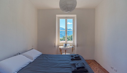 Family Townhome, 3 Bedrooms, 2 Bathrooms, Mountainside (Casa di Pietra Menaggio)