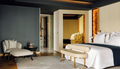 Corner Suite