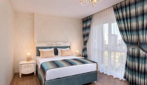 Deluxe Apartment
