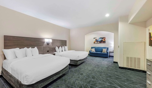 Standard Room, 2 Queen Beds, Bathtub