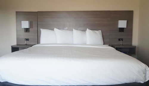 Suite, 1 King Bed, Accessible, Non Smoking (with Sofabed)