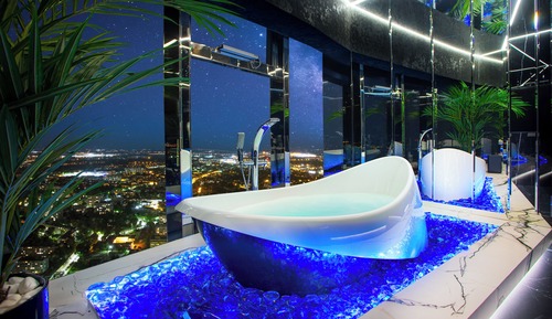 41 Floor "Yacht" Apartment with Bathtub