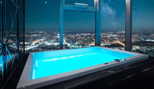 46 Floor Family Suite with Hot Tub