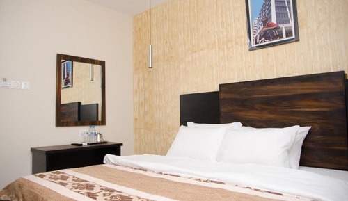 Residency Deluxe