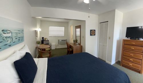 Standard Room, 1 Queen Bed, Refrigerator