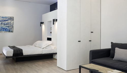 Suite, Courtyard View
