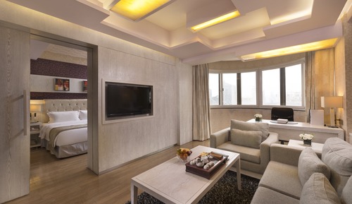 Suite, 1 Queen Bed, Smoking