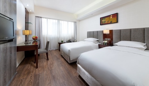 Standard Room, 2 Twin Beds, Smoking (Extra Floor Space)
