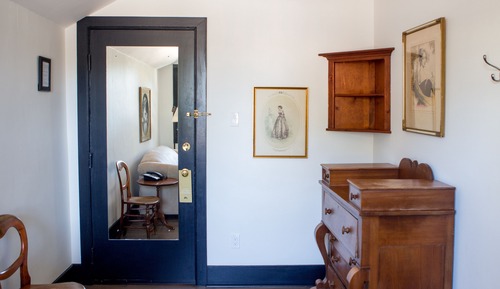 Carriage Room #5