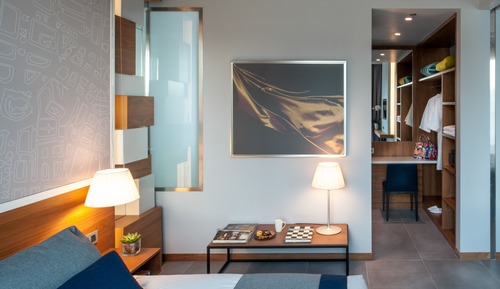 Deluxe One-Bedroom Apartment With Balcony