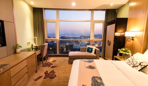 Double Room with Lake View or Twin Room with City View 