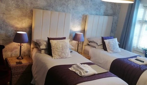 Twin Room, Ensuite