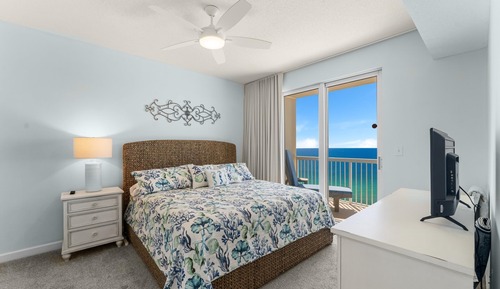 Condo, 2 Bedrooms, Ocean View (1905)