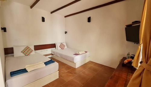 Deluxe Studio, 2 Twin Beds