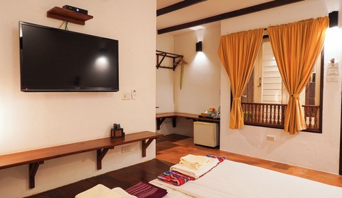 Deluxe Studio, 1 King Bed