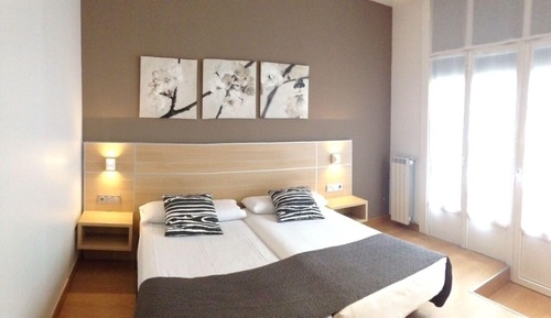 Double or Twin Room, Courtyard View (Interior)