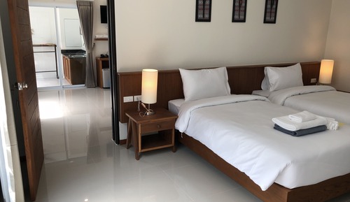 Economy Family Room