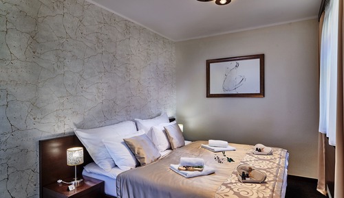 Deluxe Room, 1 Queen Bed, City View