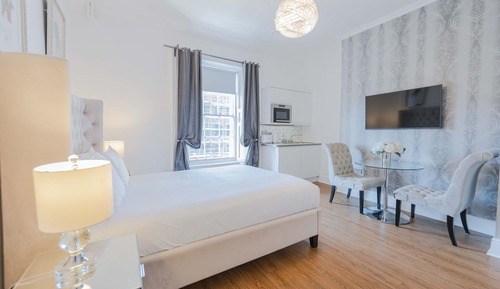 Junior Studio, 1 Queen Bed, Kitchenette