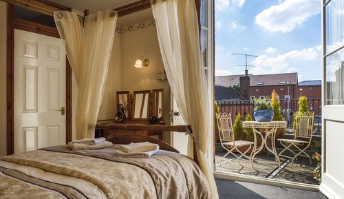 Double Room, Balcony (Four Poster Bed)
