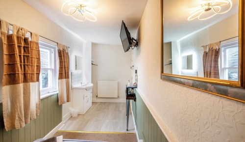 Standard Single Room, Shared Bathroom