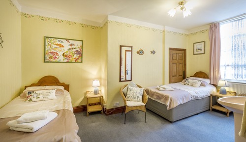 Standard Twin Room, Ensuite