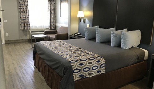 Deluxe Room, 1 King Bed, Smoking