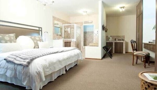 Honeymoon Room (Lagoon View 2nd Floor )