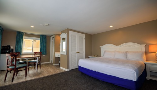 Ocean Front, 1 King Bed, Balcony