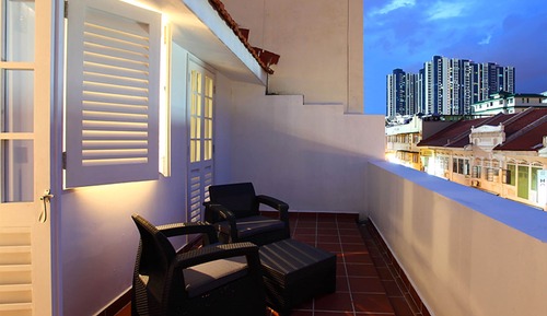 Room, Balcony