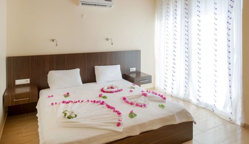 Comfort Double or Twin Room, Poolside