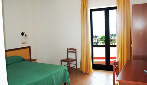 Basic Double or Twin Room, Sea View