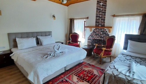 Design Double or Twin Room, 1 Bedroom, Non Smoking, Mountain View