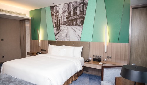 Deluxe Suite