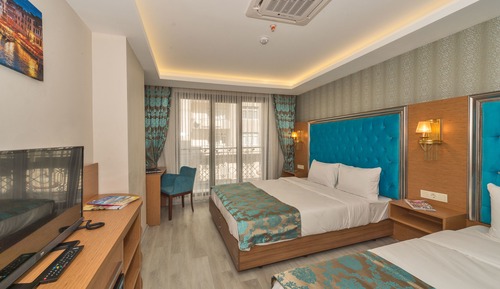 Deluxe Triple Room