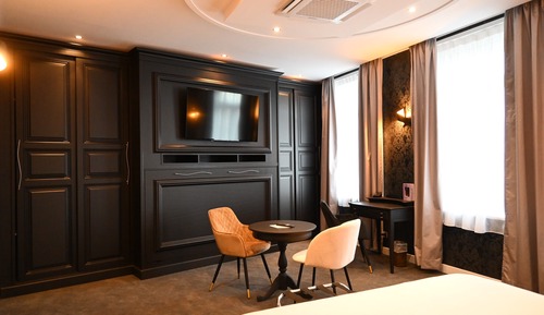 Comfort Room, Harbor View
