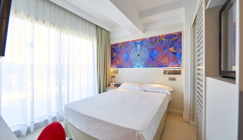 Single Room, Balcony