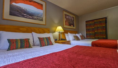 Room, 2 Queen Beds, Kitchenette