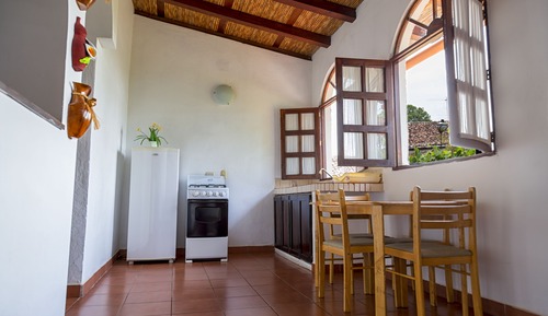 Basic Duplex, 1 Queen Bed, Pool View, Tower
