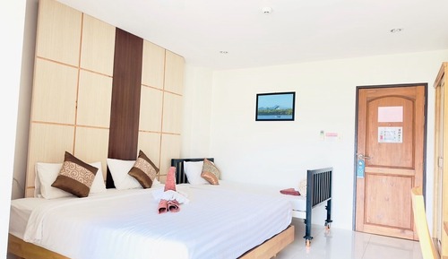 Triple Room