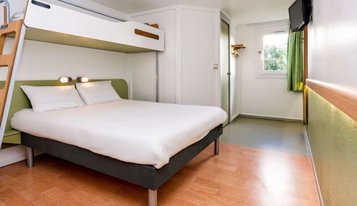 Triple Room, Multiple Beds