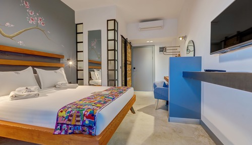 Deluxe Room, Balcony