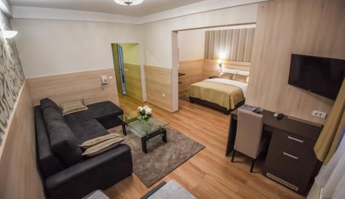 Two-Bedroom Suite with Spa Bath